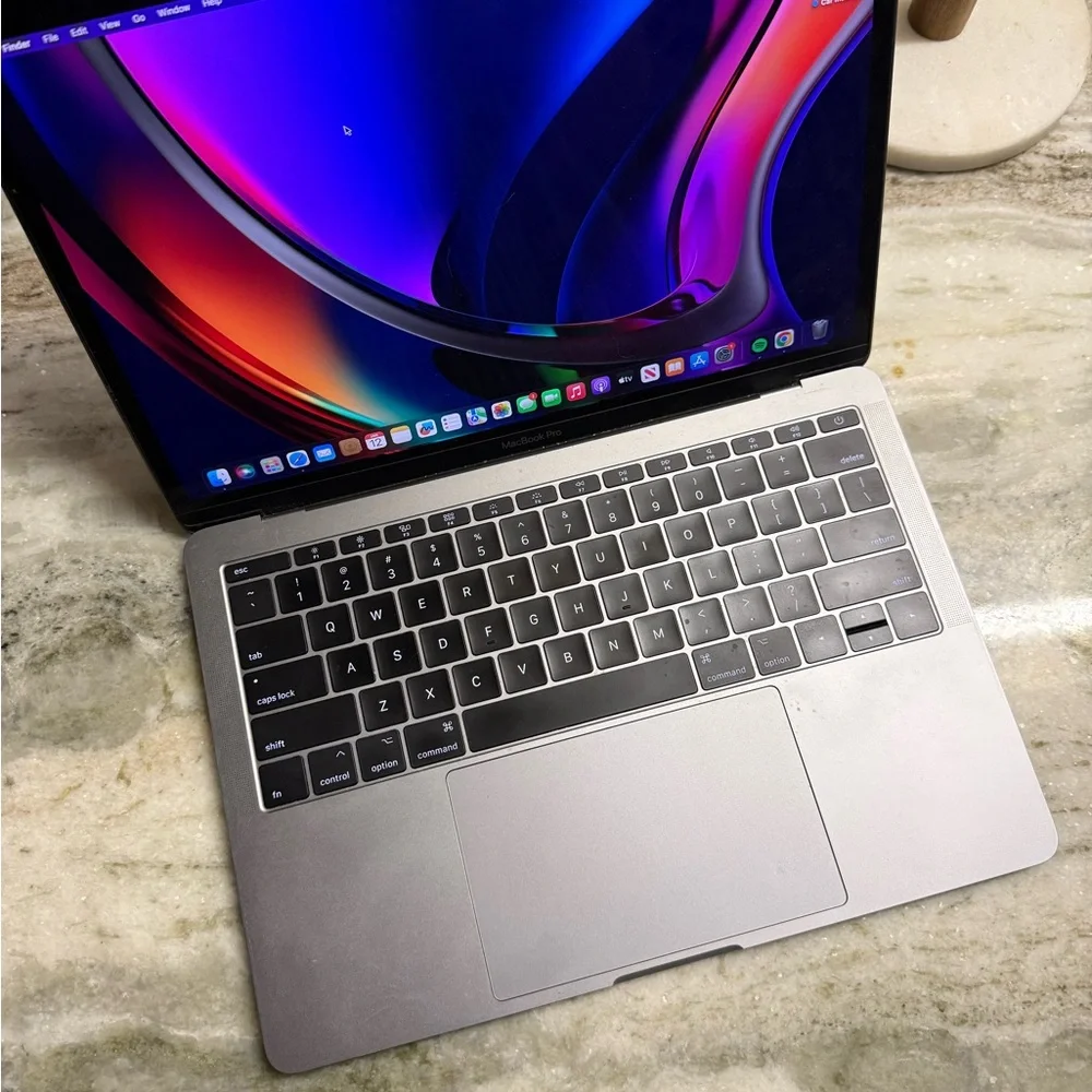 2017 Apple MacBook Pro 13‑inch (Reset to Factory Settings) - Picture 4 of 5